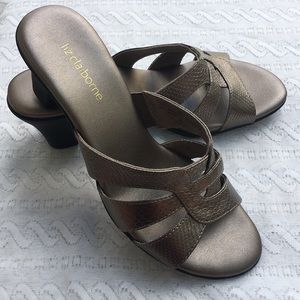 Like New Liz Claiborne Sandals With Box